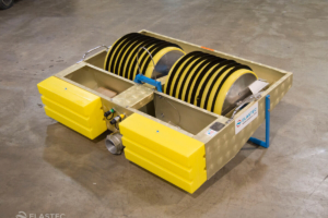 Brush oil skimmer