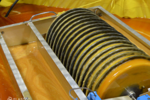 Brush oil skimmer
