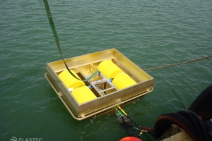 Drum type oil skimmer in water