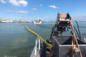 Filterbelt oil skimmer in sweeping exercise