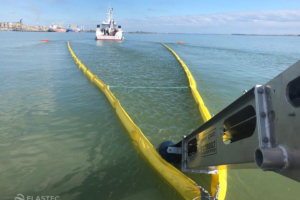 Filterbelt skimmer with boom