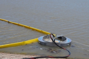 Circus skimmer with oil boom