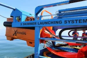 Deployment of X150 oil skimmer