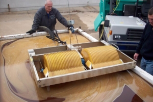 TDS118 oil skimmer demonstration