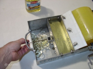Hand crank skimmer test kit