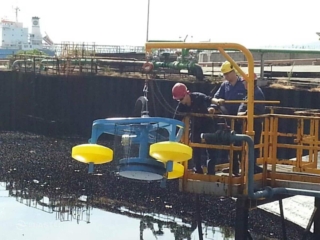 Industrial oil skimmer