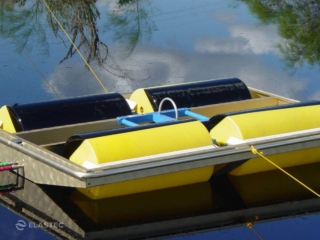Magnum 200 drum skimmer with oil on drum
