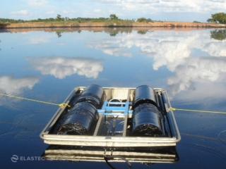 Magnum 200 at oil spill in a lake