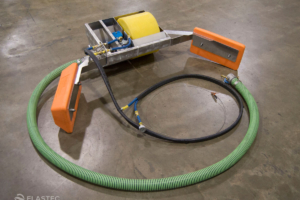 Hermit skimmer for oil tank skimming