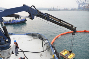 Magnum 100 oil skimmer and Airmax boom