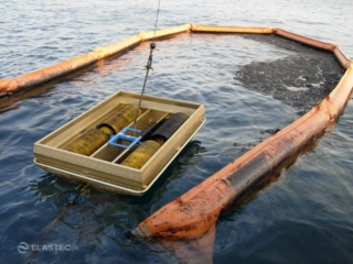 Magnum 200 oil skimmer and boom