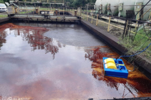 MiniMax oil skimmer in oil pit