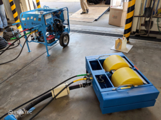 MiniMax oil skimmer with pump and power unit