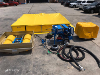 Skimmer with tank, power unit and hoses