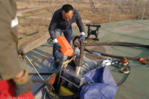 Skimming oil inside tank