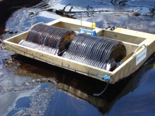 TDS118 oil skimmer in heavy oil