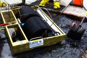 TDS136 oil skimmer in icy conditions