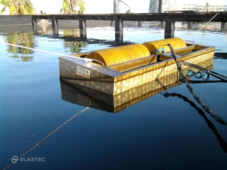 TDS136 oil skimmer in industrial cleanup