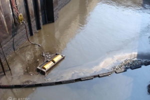 TDS136 oil skimmer with pump on side