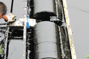 TDS136 skimmer in oil