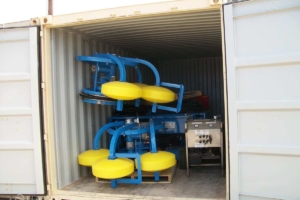 Weir skimmer in container