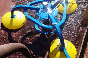 Weir skimmer in steel mill