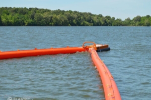 X150 disc oil skimmer with inflatable boom