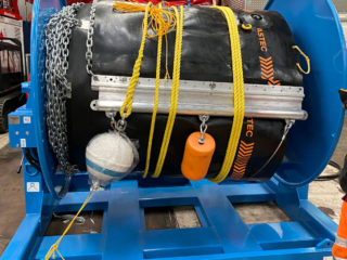 Auslegerrolle mit aufblasbarem Rubbermax-Ausleger