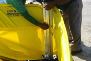 Containment boom connector