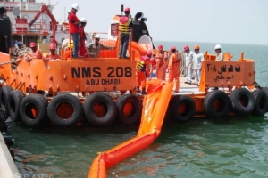 Airmax boom being deployed