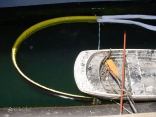 Flexibelt bunkering boom