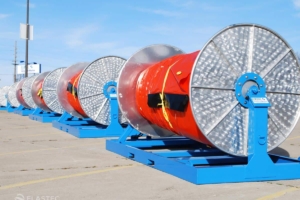 Inflatable boom on reels