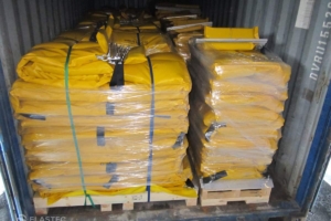 Maximax fence boom in container