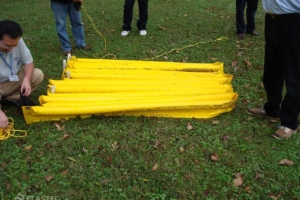 SuperStream containment boom