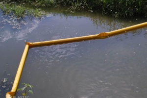 SuperStream debris containment boom