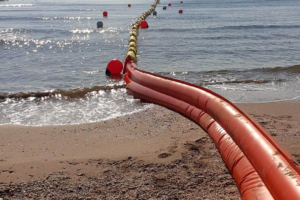 Shoremax containment boom