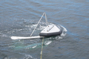 2M BoomVane in water closeup