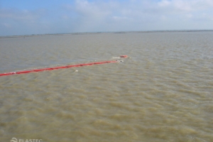 0.5M BoomVane pulling oil boom