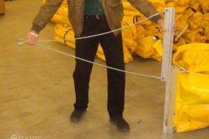 Containment boom with tow bridle 2