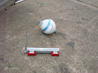 Magnetic boom connector with buoy