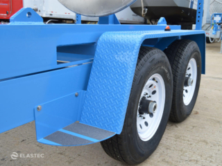 Manual boom reel trailer step detail