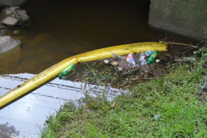 DIY floating trash and debris boom