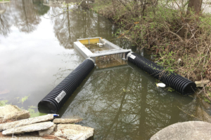 Floatable trash debris collector