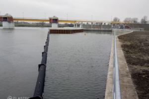 Floating barrier for water intake debris