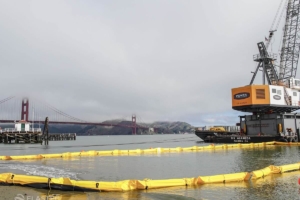 Installation d'un rideau de turbidité à San Francisco, Californie