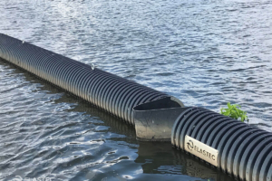 Heavy duty floating boom