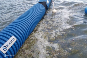 Heavy duty seaweed floating debris barrier