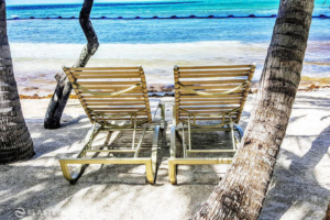 Resort beach deflection boom
