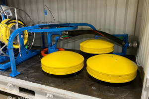 Weir oil skimmer in trailer