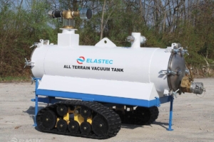 All-terrain vacuum tank